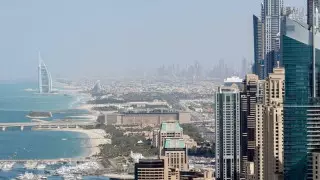 ОАЭ искусственно вызвали дожди в 50-градусную жару