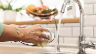 В двух районах Алматы временно отключат горячую воду