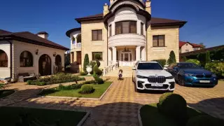 "Золотой особняк" нашли у начальника ГИБДД Ставрополя в России