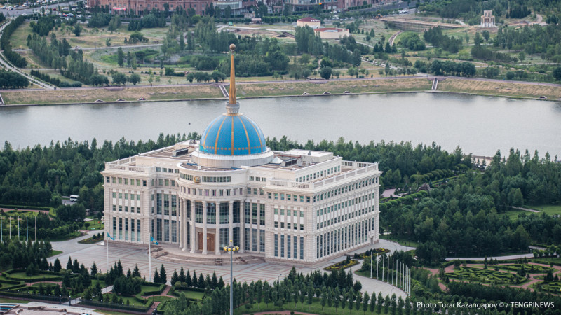 Президент Токаев поговорил по телефону с двумя акимами