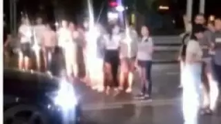 Жители ЖК "Восточка" перекрыли дорогу в Алматы из-за отсутствия воды в доме