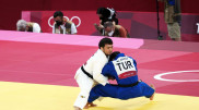 Дзюдоист Елдос Сметов выиграл первую схватку на Олимпиаде-2020