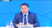 "Чтобы нормально изъясняться". Бекшин вышел на брифинг без маски
