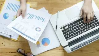 Названы министерства - лидеры и аутсайдеры по оказанию госуслуг