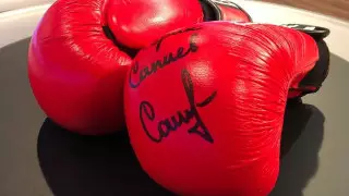 Поддержи казахстанцев на Олимпиаде и выиграй боксерские перчатки Серика Сапиева