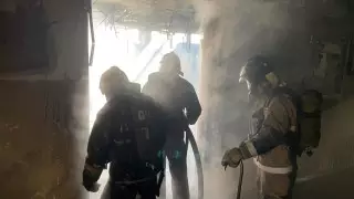 Здание на территории вуза горит в Семее