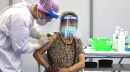 Чехия начала вакцинацию бездомных