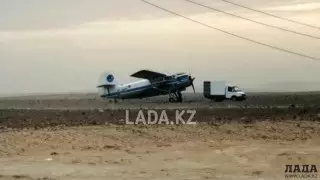 Посадка в степи Мангистау в пыльную бурю: пилот спасал жизнь пассажирке