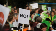 Жители Литвы вышли на протесты против лагеря мигрантов