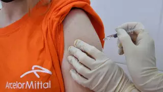 53 процента работников АО "АрселорМиттал Темиртау" привились от КВИ