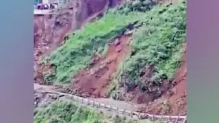 Гигантский оползень в Индии: обвалилась часть горы вместе с дорогой