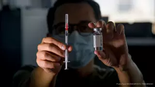 "Қоғамның құрбаны". Дәрігер антиваксерлерге үндеу жасады