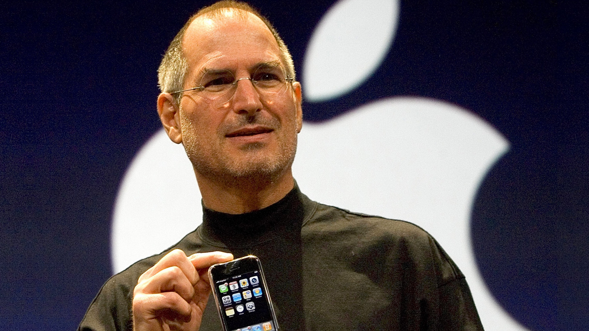 Кто самый 1 начал. Стив Джобс iphone. Apple iphone 1. Стив Джобс iphone 1. Стив Джобс в 15 лет.