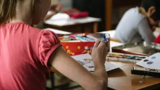 Такого требования нет - санврач о недопуске в сады детей непривитых родителей