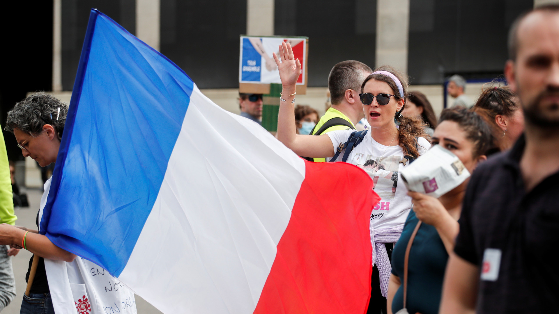 Франция объявит. Протесты во Франции. Протесты во Франции 2018. Протест работников во Франции. НКО Франции объявила.