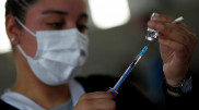Половина населения в США полностью вакцинировалась