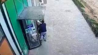 Жительница Нур-Султана заявила, что неизвестный пытался похитить ее ребенка