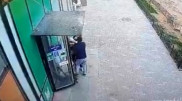 Жительница Нур-Султана заявила, что неизвестный пытался похитить ее ребенка