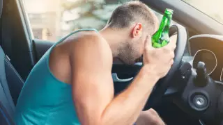 Тысячу казахстанцев пожизненно лишили водительских прав