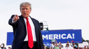 Трамп выпустил новую кепку со слоганом своей предвыборной кампании