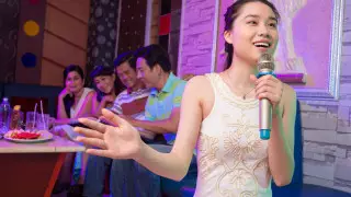 Китай запретит "вредные" песни в караоке-барах - СМИ