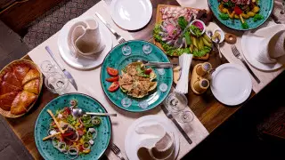 В ресторане отменили той после звонка Сагинтаеву