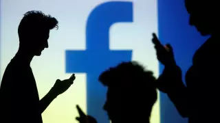 Facebook отложил возвращение работников в офис