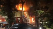 Четырех человек спасли из горящего дома в Алматы