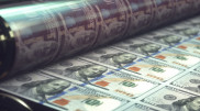 Курс доллара начал неделю с роста