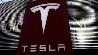 В США начали расследование в отношении Tesla из-за системы автопилота