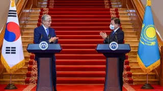 У наших народов схожие судьбы - Токаев корейскому президенту