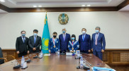 Амандык Баталов подарил квартиры призерам Олимпиады