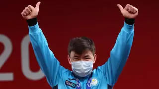 Игорь Сон объяснил свое решение отдать премию за медаль на благотворительность