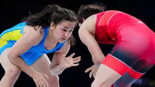 Казахстанка стала чемпионкой мира по борьбе среди юниорок