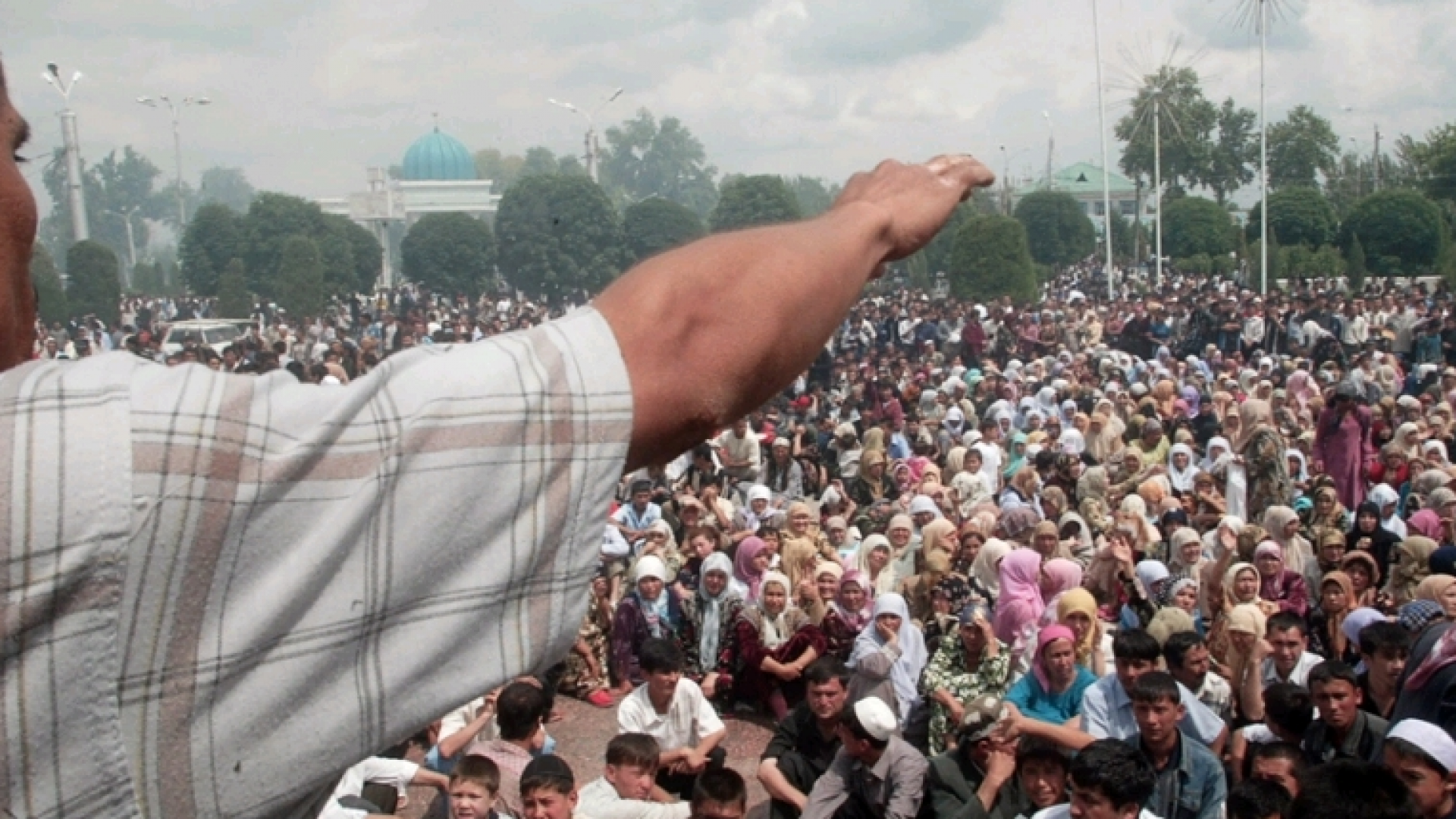 Маи 2005. Мятеж в Андижане Узбекистан 2005. События в Узбекистане в 2005 году в Андижане.