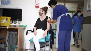 Британские врачи будут отслеживать уровень антител населения к коронавирусу