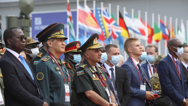 Министр обороны РК принял участие в открытии "АрМИ-2021"