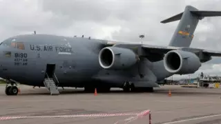 Рожденную на борту ВВС США афганскую девочку назвали в честь самолета