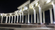 Вандалы изуродовали колоннаду в парке Первого Президента в Петропавловске