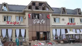 Мародеры обчистили придорожный комплекс после взрывов близ Тараза