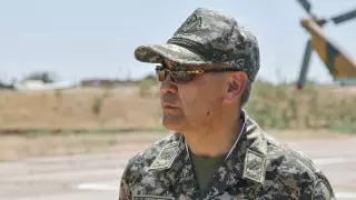 Ускорить ход строительства двух баз хранения боеприпасов поручил министр обороны