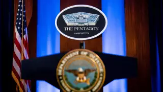 Около 90 генералов США призвали главу Пентагона уйти в отставку