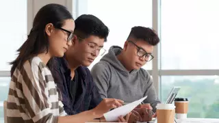 "Дети бросают учебу": Токаев дал поручение правительству