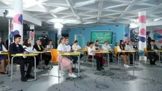 Школьник поправил Владимира Путина на открытом уроке