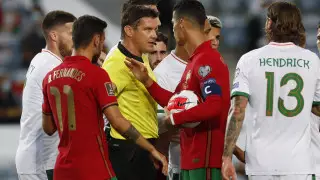 Роналду дал пощечину защитнику сборной Ирландии