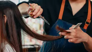 Услуги парикмахерских и салонов красоты подорожали в Казахстане