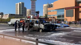 Дорогу перекрыли в центре Нур-Султана из-за горящего авто