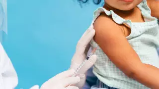 Детей от 2 лет начнут прививать от коронавируса на Кубе