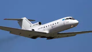 Самолет с отказавшим двигателем сел в Алматы