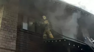 Банный комплекс горит в Алматы